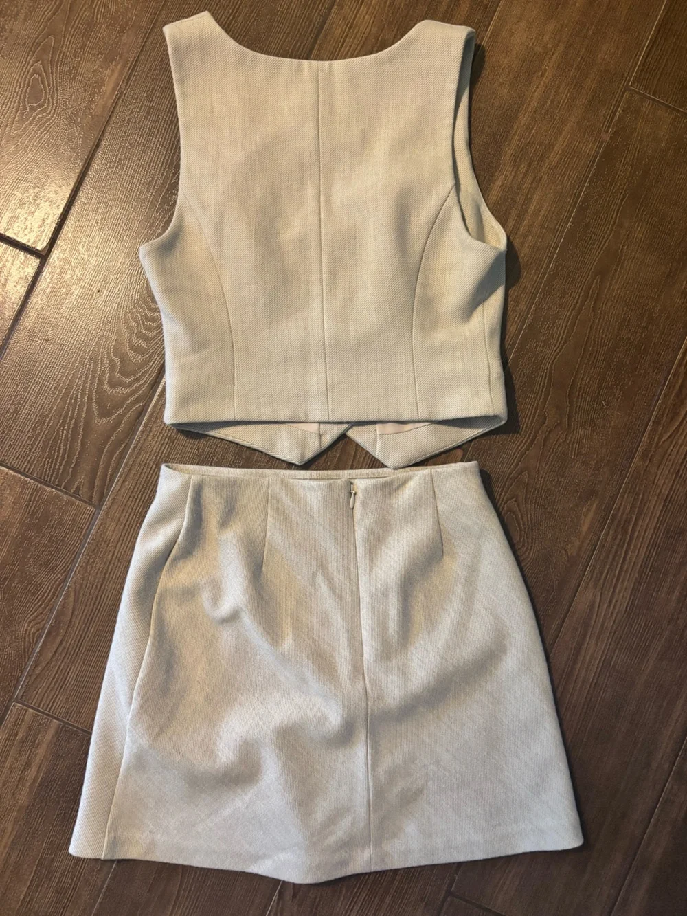 Aritzia Wilfred Textured Two-Piece Skirt & Vest Set (Herring/Birch 0)